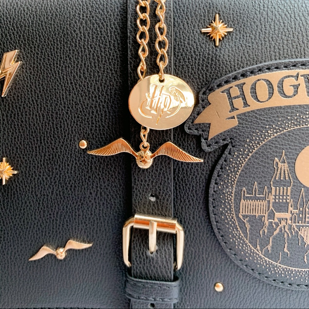 SOLD OUT ⭐️Harry Potter Hogwarts Large Satchel Bag - Picture 7 of 7